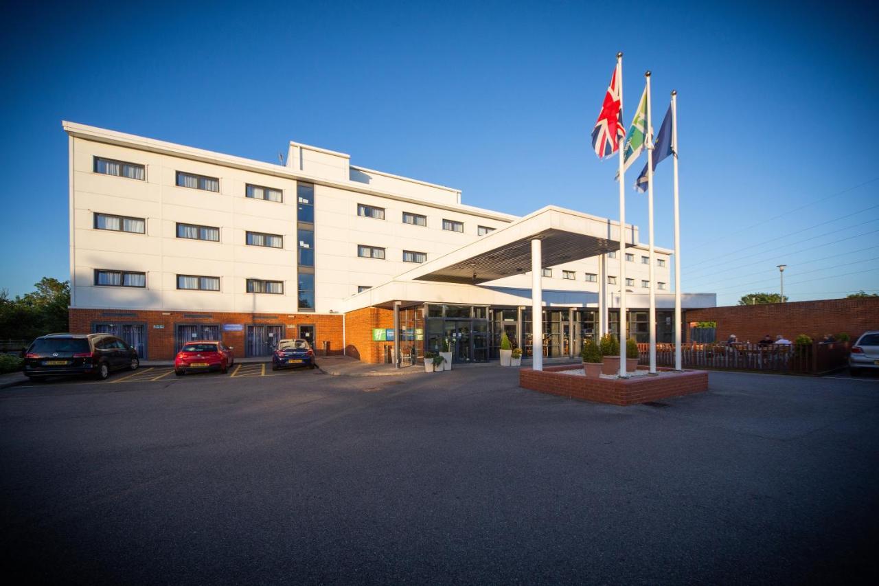 Holiday Inn Express Folkestone Channel Tunnel, An Ihg Hotel Bagian luar foto