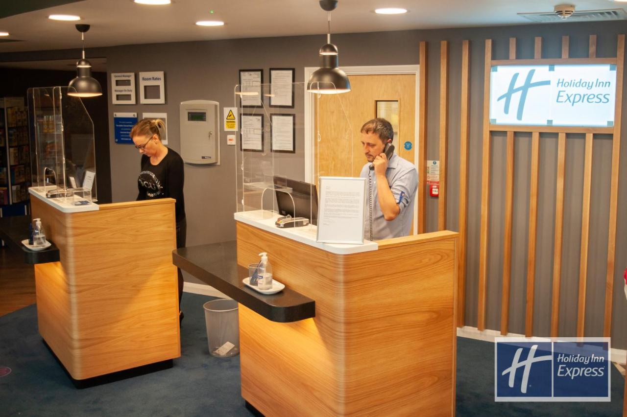 Holiday Inn Express Folkestone Channel Tunnel, An Ihg Hotel Bagian luar foto