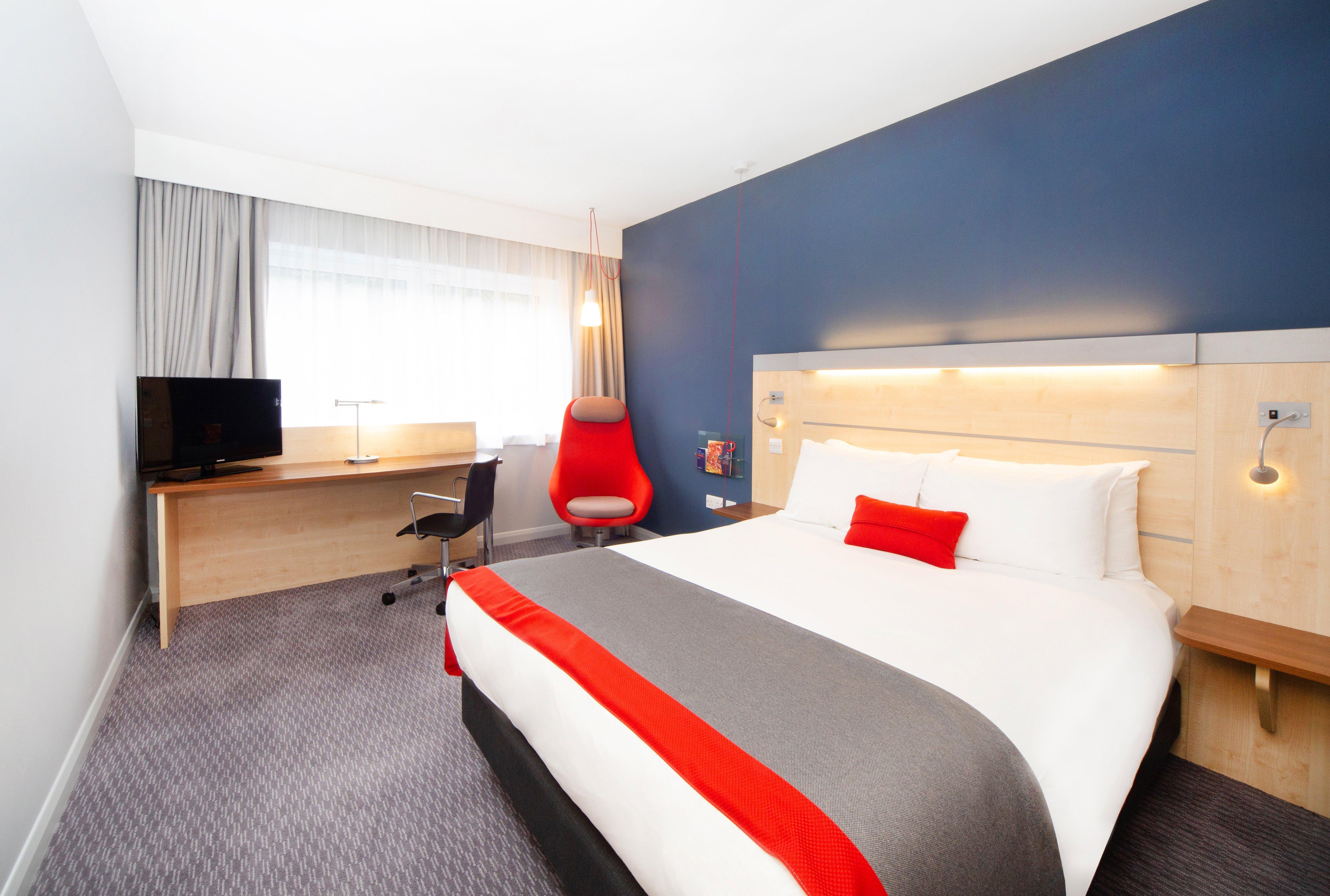 Holiday Inn Express Folkestone Channel Tunnel, An Ihg Hotel Bagian luar foto