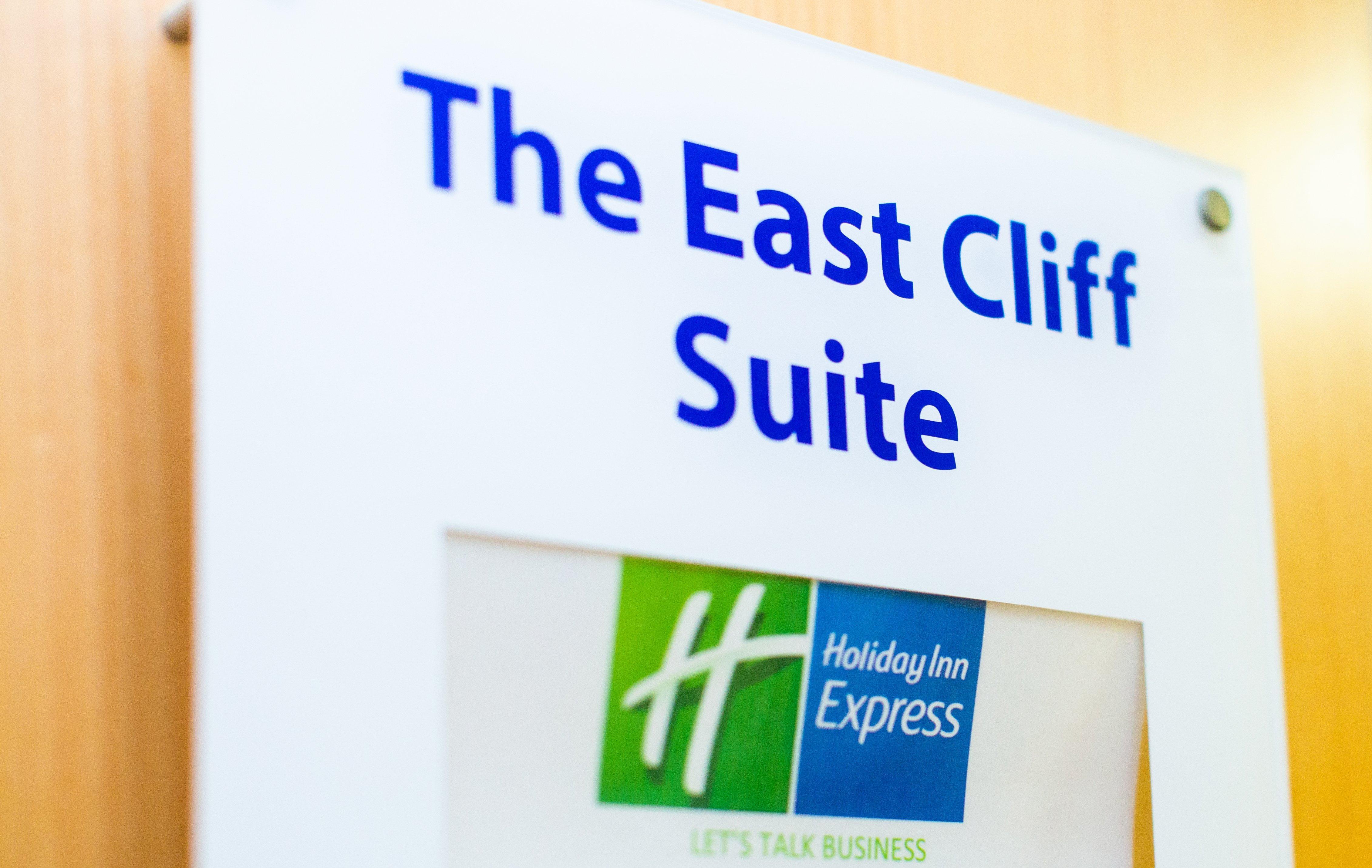 Holiday Inn Express Folkestone Channel Tunnel, An Ihg Hotel Bagian luar foto