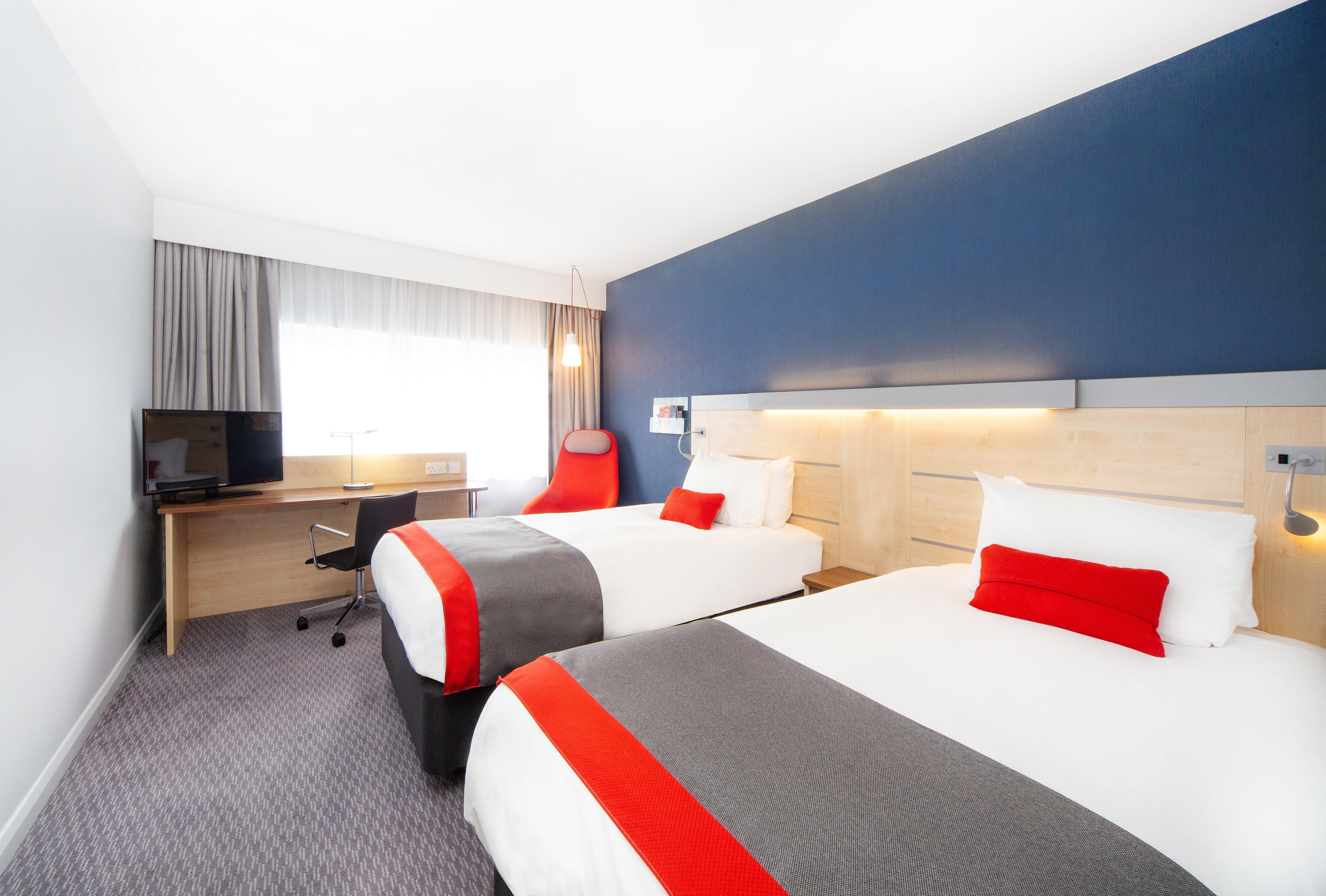 Holiday Inn Express Folkestone Channel Tunnel, An Ihg Hotel Bagian luar foto